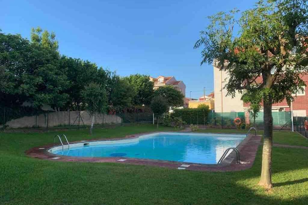 Garaje Y Piscina Comunitaria! Lägenhet Suances Exteriör bild