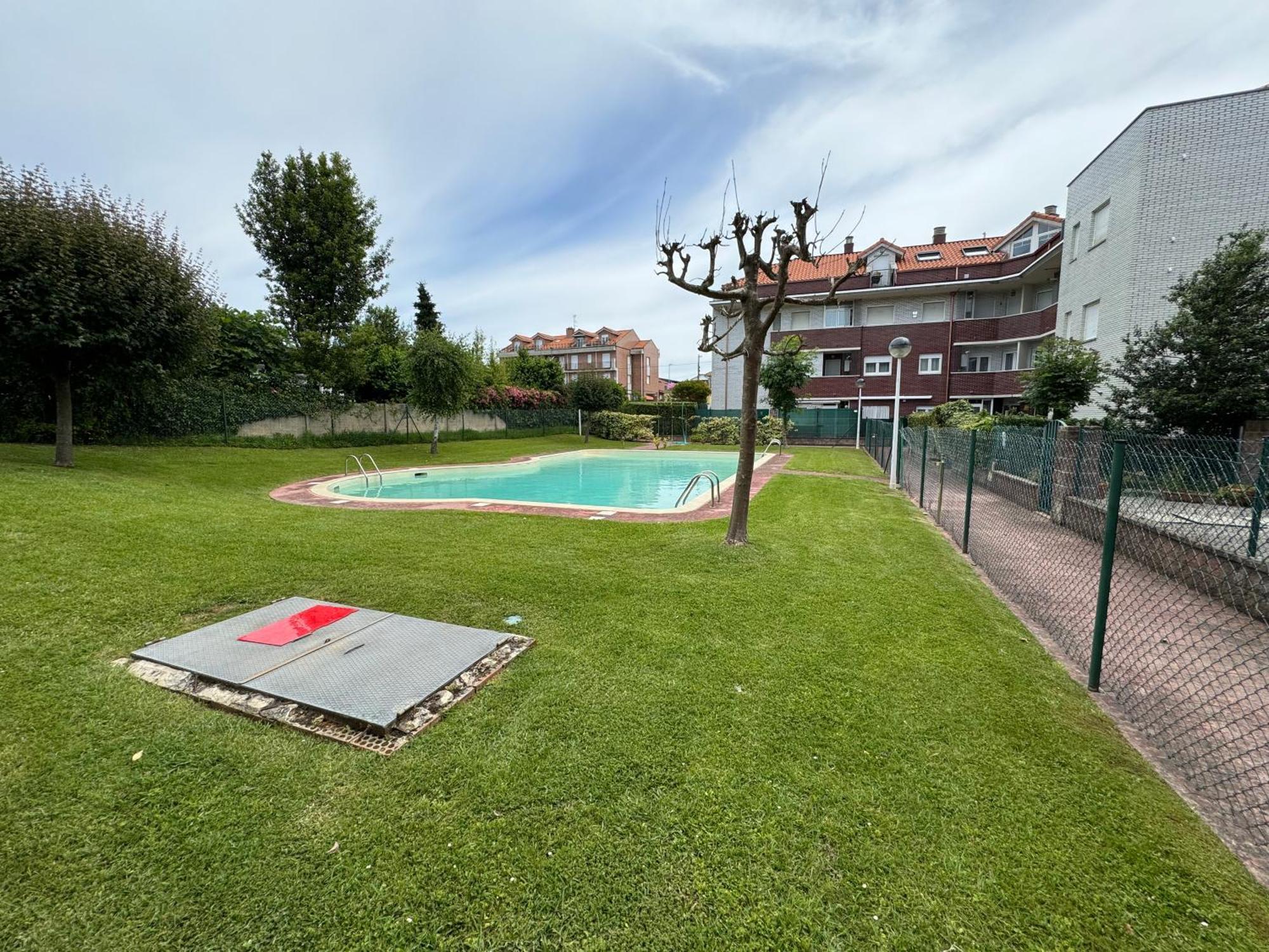 Garaje Y Piscina Comunitaria! Lägenhet Suances Exteriör bild