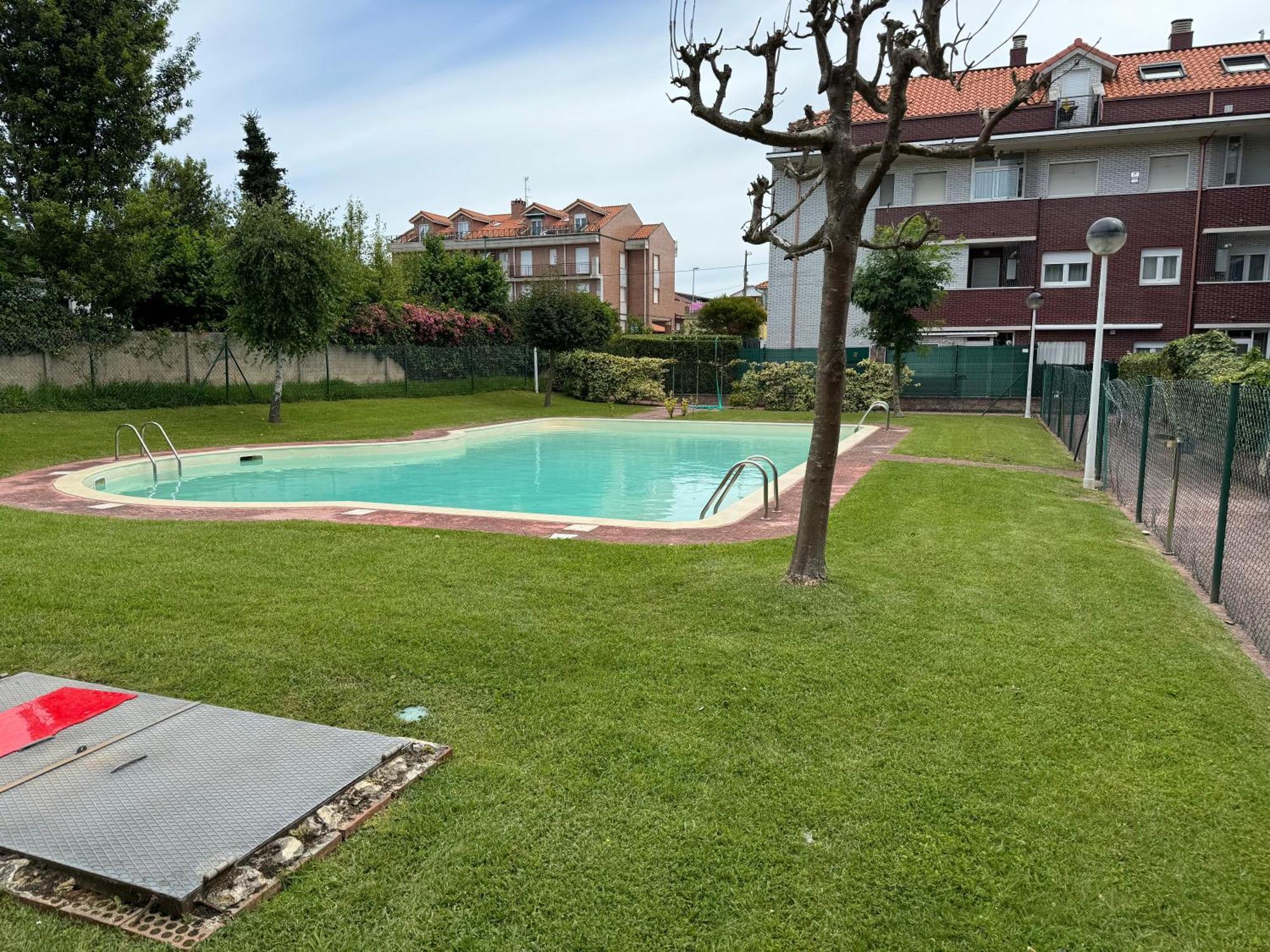 Garaje Y Piscina Comunitaria! Lägenhet Suances Exteriör bild